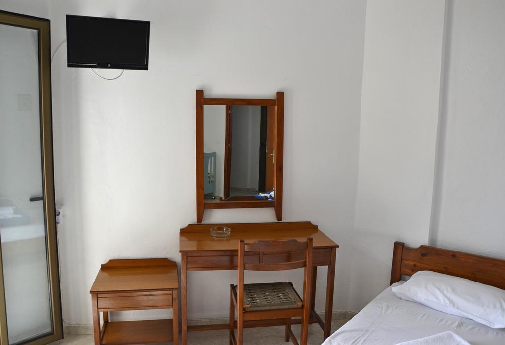 Orthi Ammos Hotel Frangocastelo Exterior photo